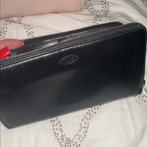 Tod’s Sleek Black Wallet zip around zip coin card slots excellent